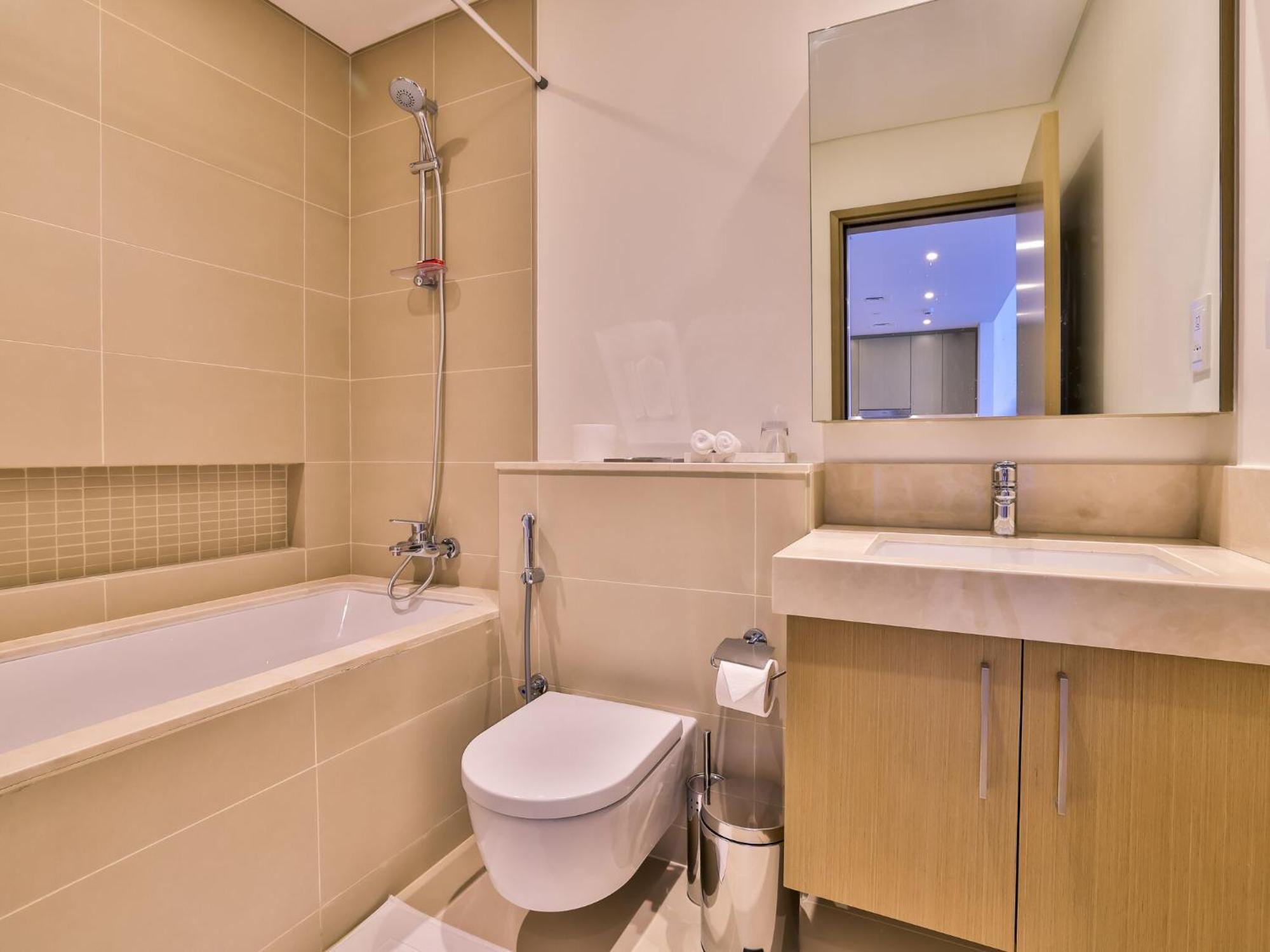Luxurious Apartments Dubai Marina Views Pool Gym By Sojo Stay المظهر الخارجي الصورة